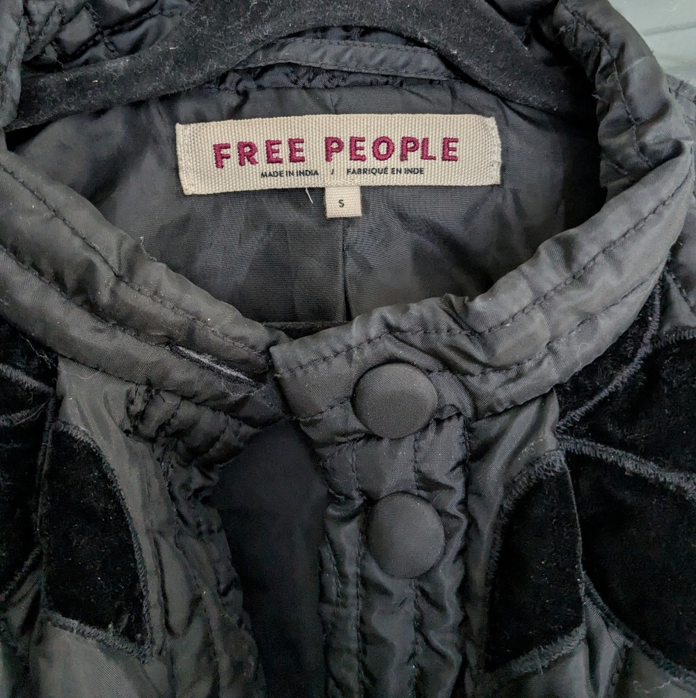 Free People Quinn Quilted Embroidered Cropped Jacket In Black Size Small - Picture 4 of 7